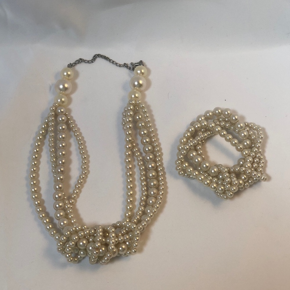 Pearls Costume Jewelry Set